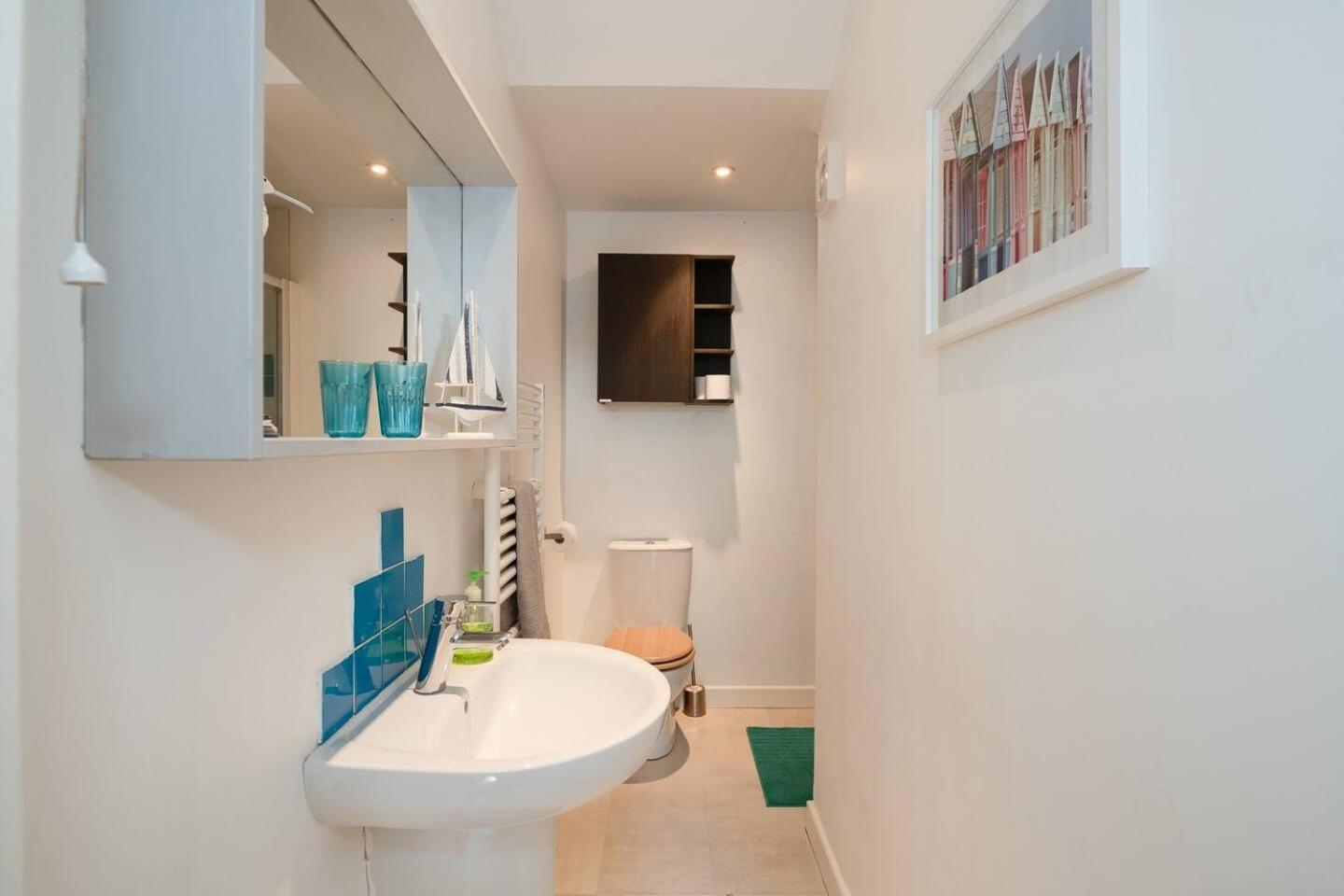 Family Friendly Flat Just Minutes From The Beach! พอร์ตสมัธ ภายนอก รูปภาพ